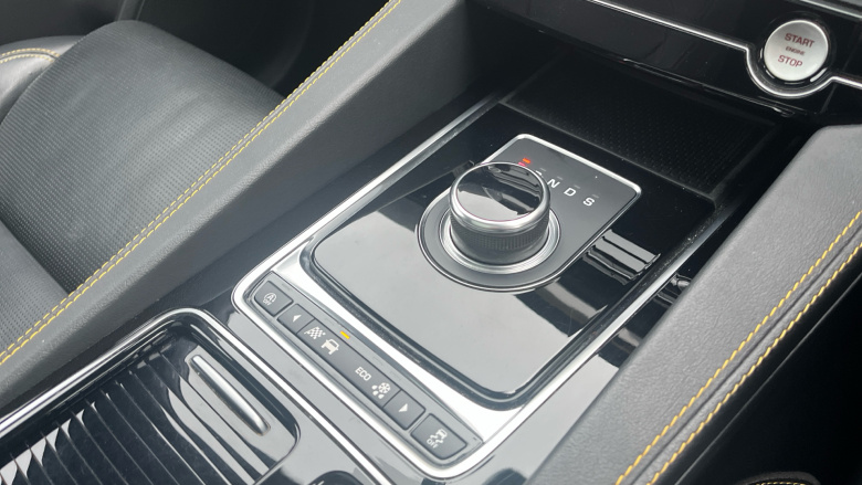 Jaguar F-Pace 3.0d V6 300 Sport 5dr Auto AWD Diesel Estate